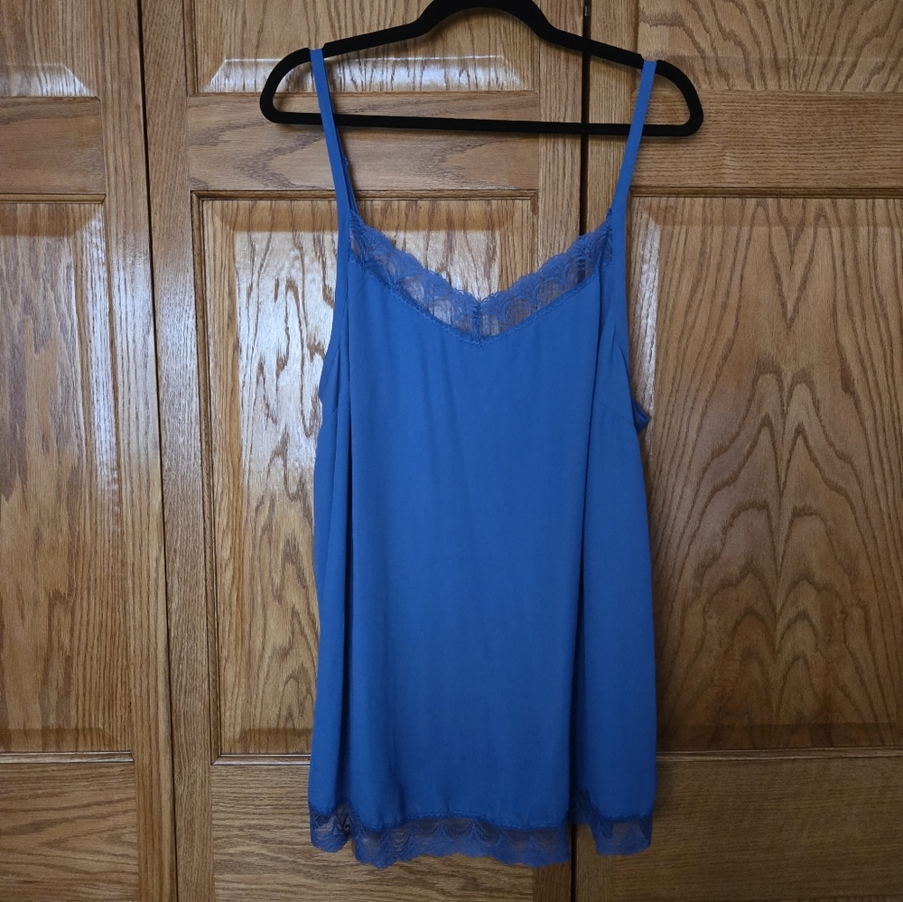 Torrid Plus Blue/Purple Lace Trim Cami Top Like New